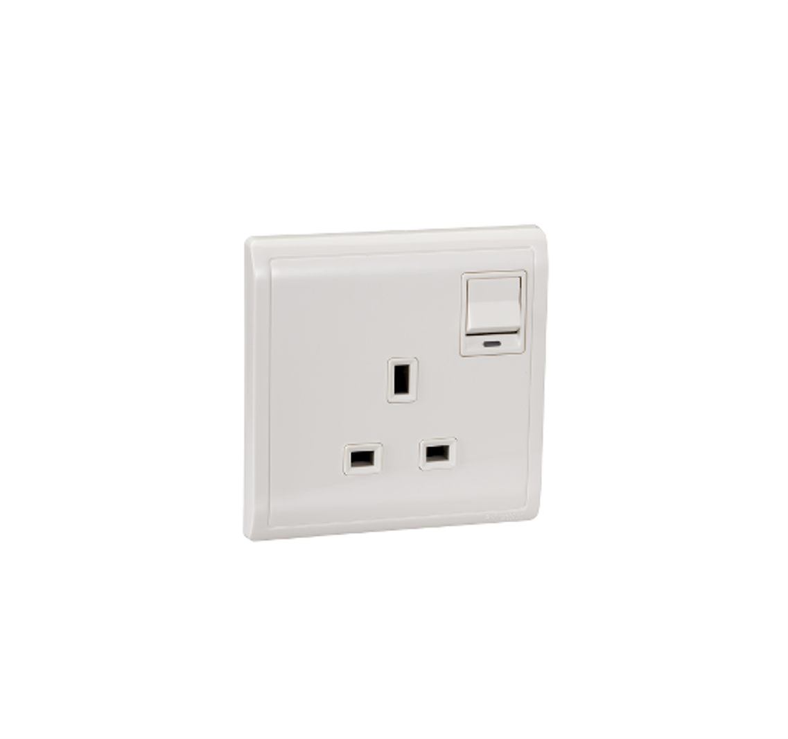 PIENO - 13A 250V 1 Gang Switched Socket with Neon (White)